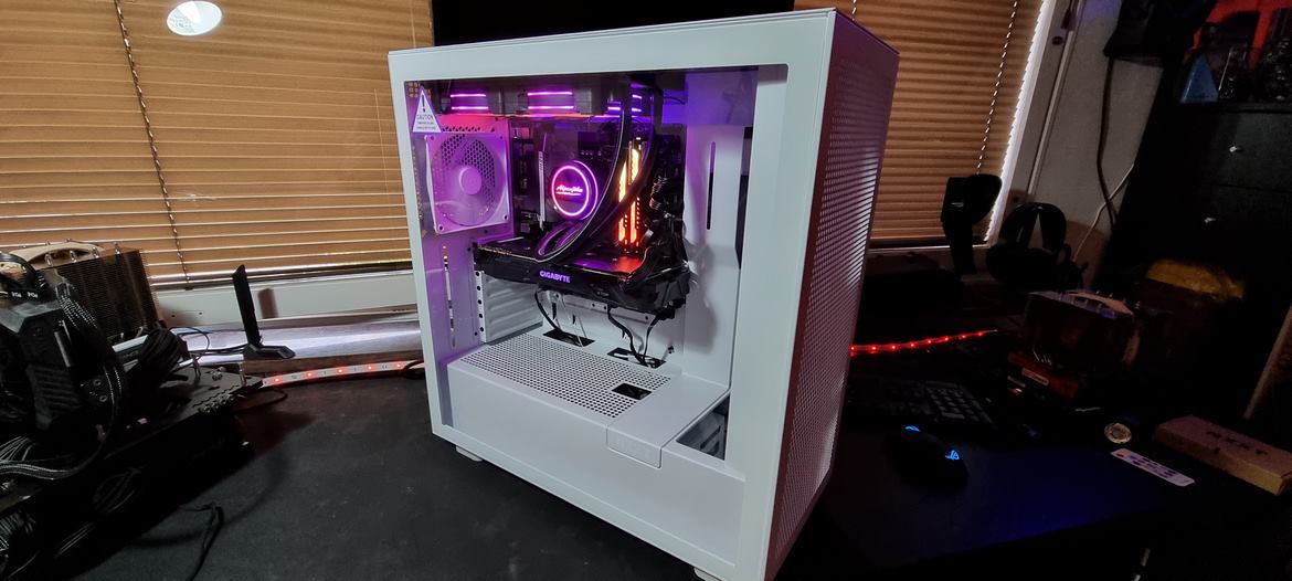 NZXT H7 Flow – Nördliv